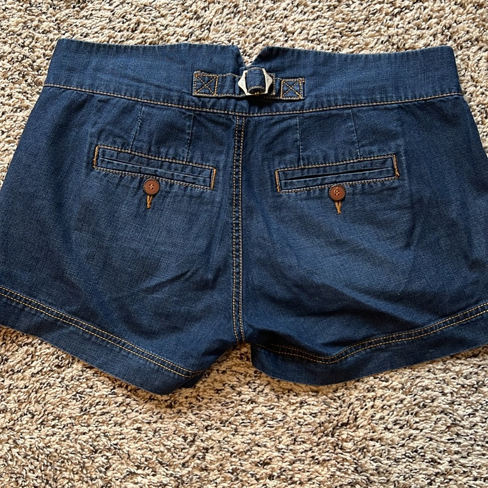 Shorts - Picture 2 of 4